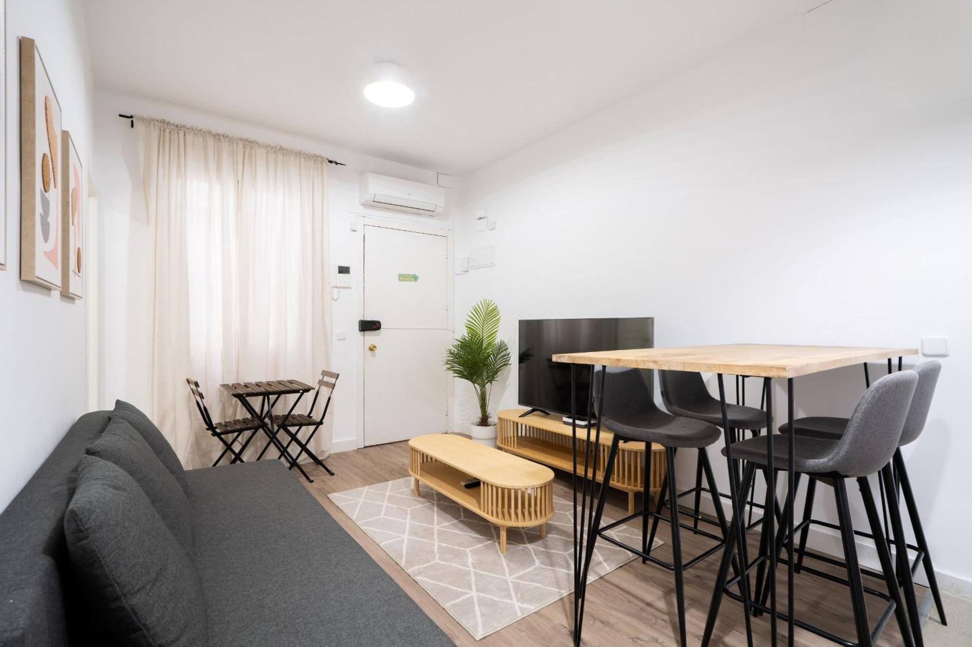 Apartamento En Chueca Para 4 Personas Alquiler Temporal マドリード エクステリア 写真