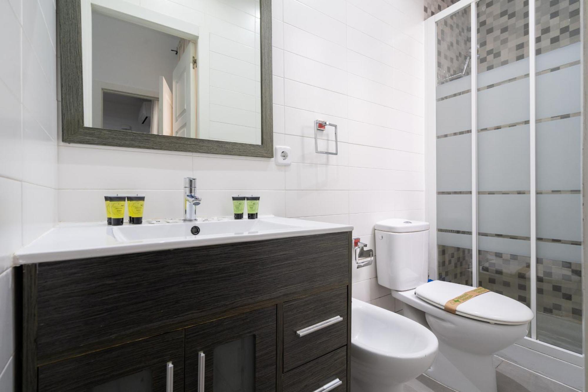 Apartamento En Chueca Para 4 Personas Alquiler Temporal マドリード エクステリア 写真